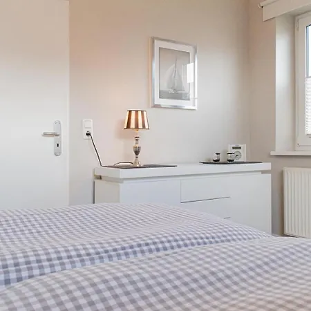 Apartment Lille 1 *